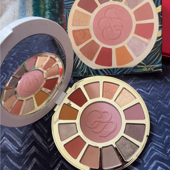 Tarte Amazonian clay, palette with box, a few colors swatched - Picture 1 of 5